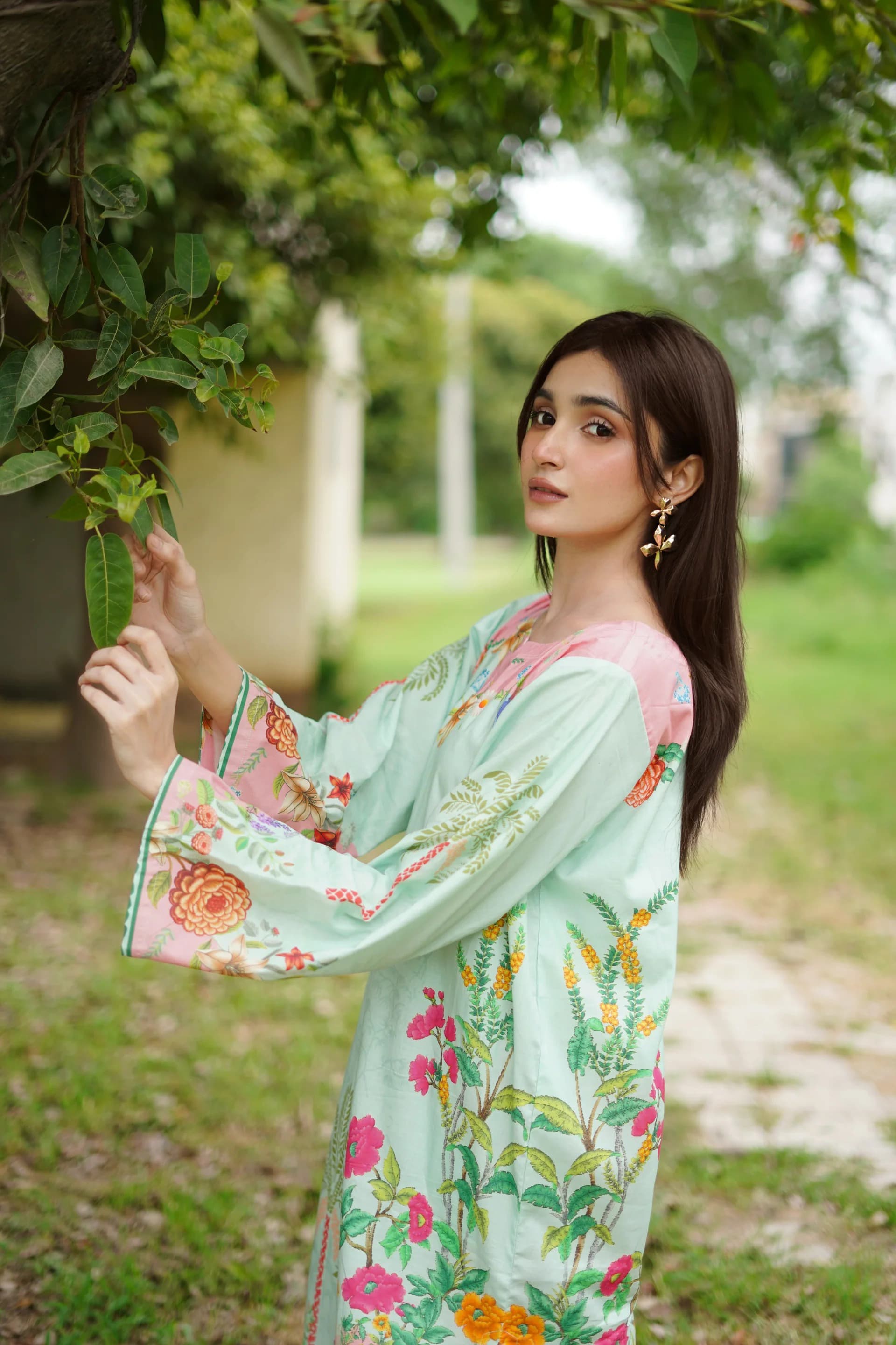 Parwaaz Kurta Set With Dupatta